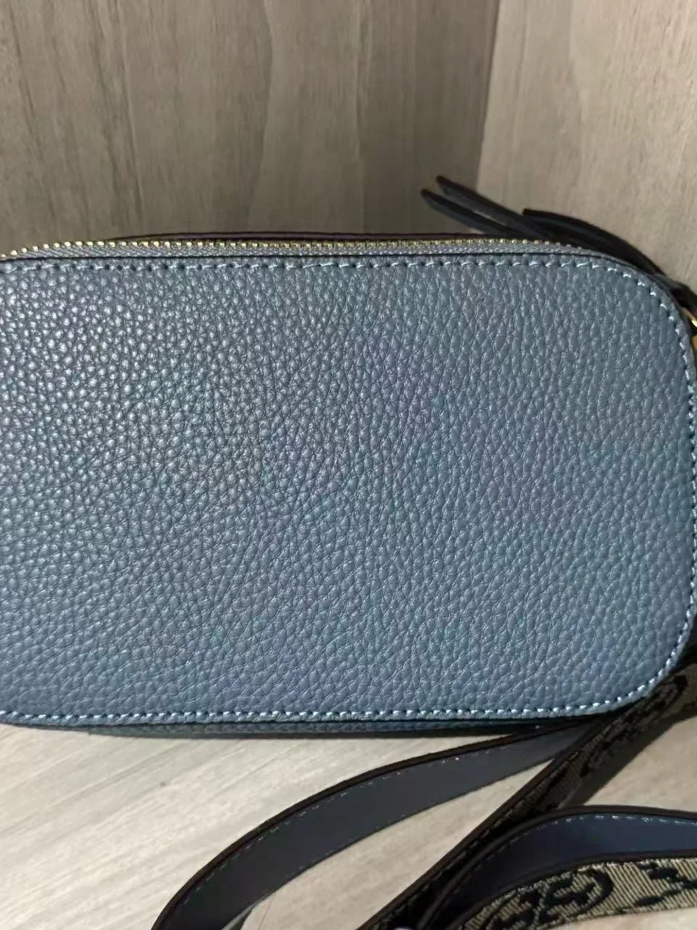 Tory Burch compact pebbled